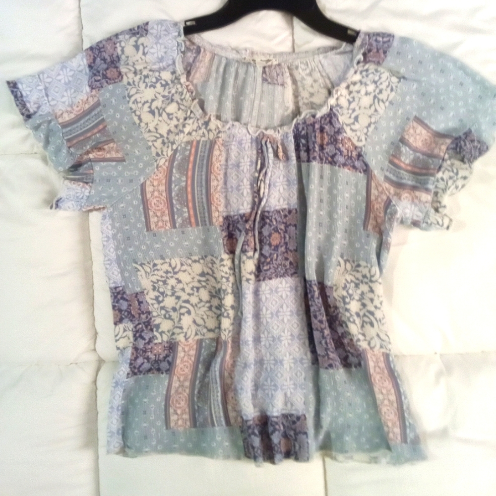 Lightweight scoop neck top - S